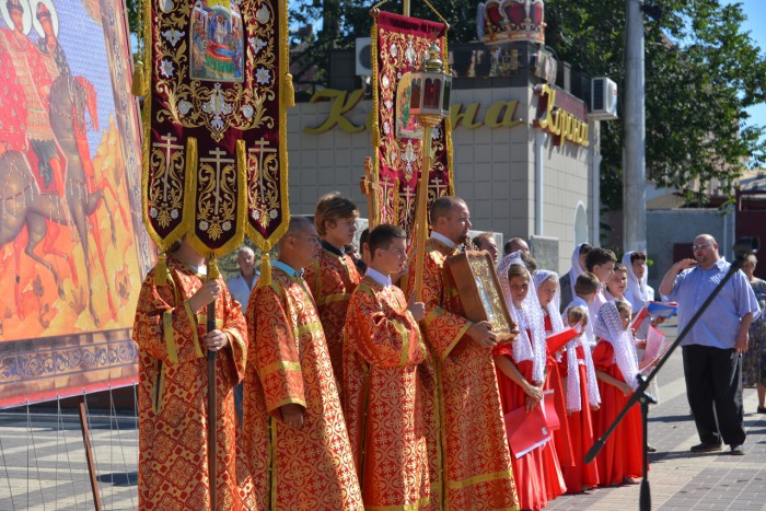 фестиваль в Борисоглебске начался с крестного хода